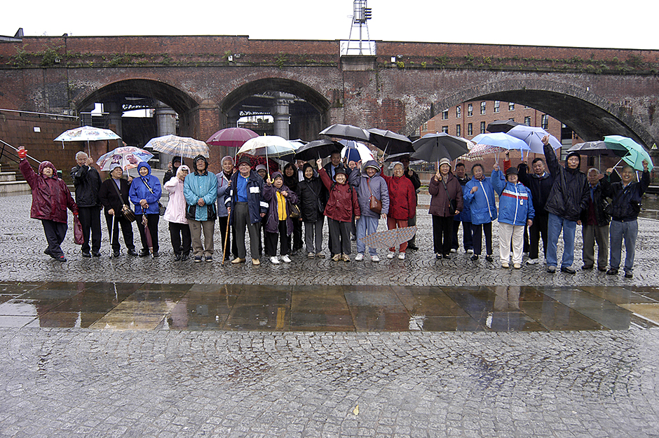 Guided canal walk for Manchester Chinese elders.